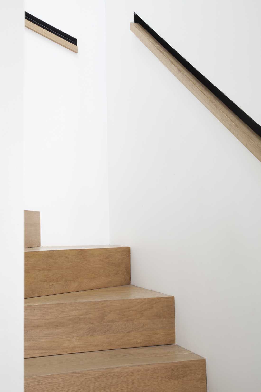 Détail de l'escalier réalisé sur mesure par un architecte à Montpellier
