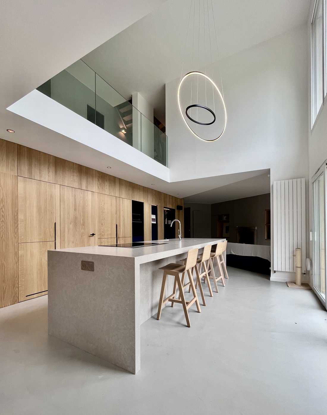 Maison contemporaine avec hauteur sous plafond aménagé par un architecte à Montpellier