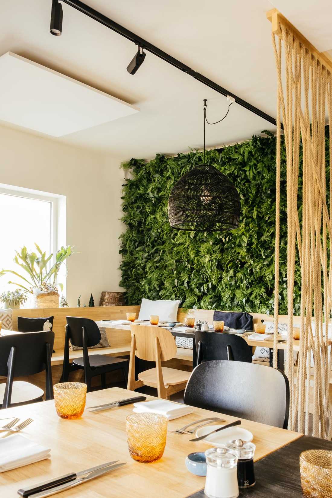 Décoration intérieure d'un restaurant - hôtel dans l'Hérault