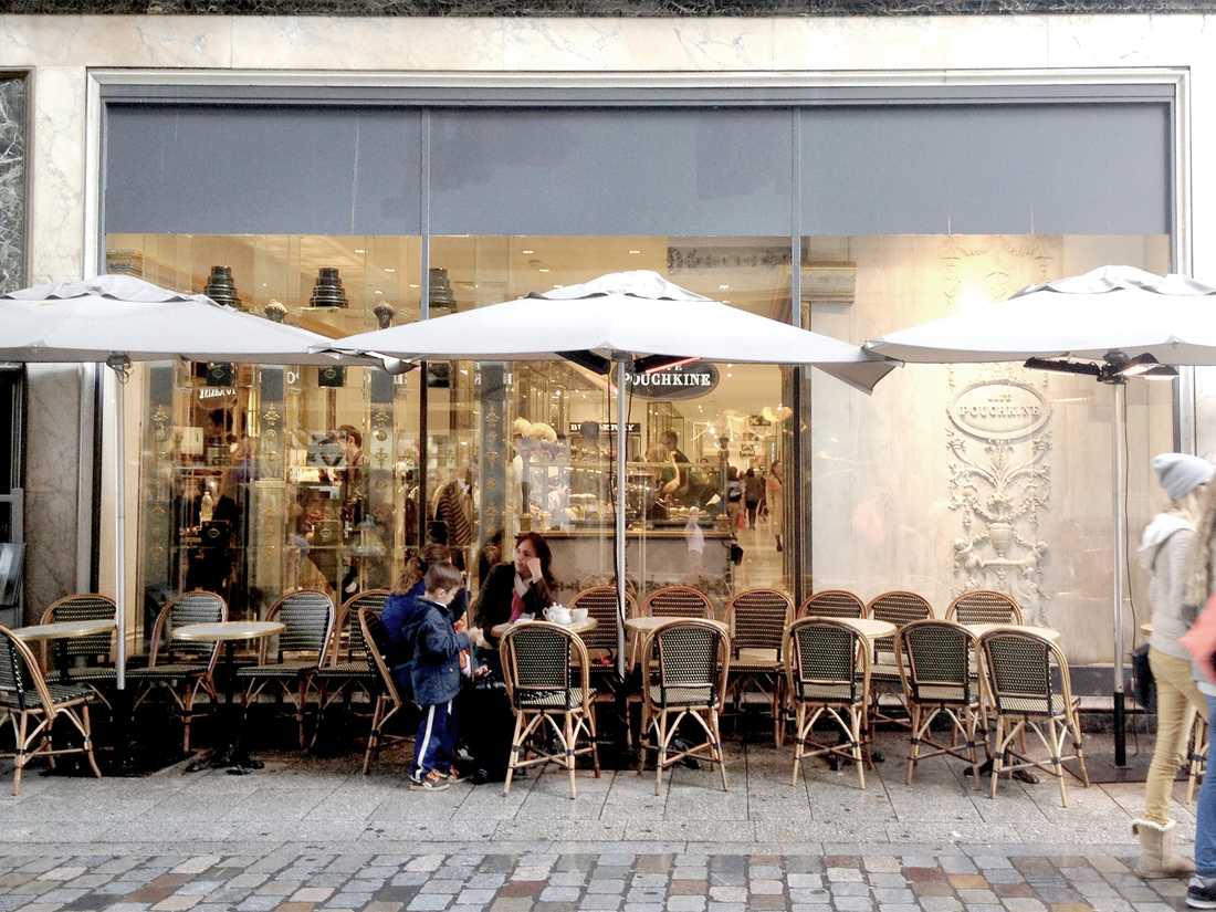 Aménagement d'un café par un architecte spécialiste de l'architecture commerciale à Montpellier