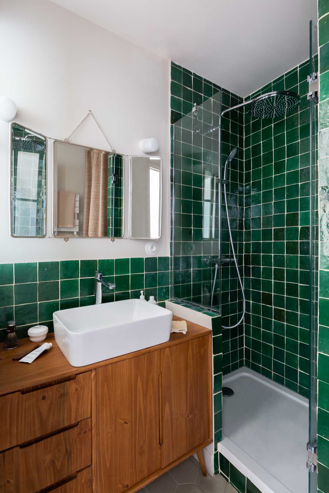 Relooking d'intérieur d'une salle de bain avec un décorateur d'intérieur in Hérault