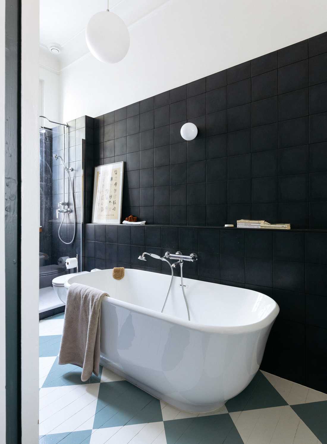 Salle de bain après travaux de rénovation par un décorateur d'intérieur dans l'Hérault