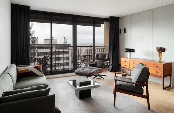 Un architecte d'intérieur modernise un appartement des années 60 à Montpellier.