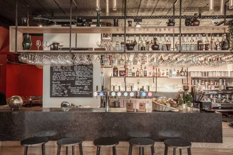 Aménagement intérieur d'un restaurant par un architecte spécialiste de l'architecture commerciale