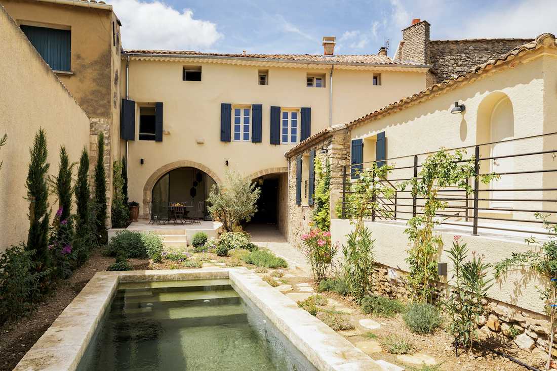 Rénovation intérieure d'une villa provençale - extérieur avec bassin