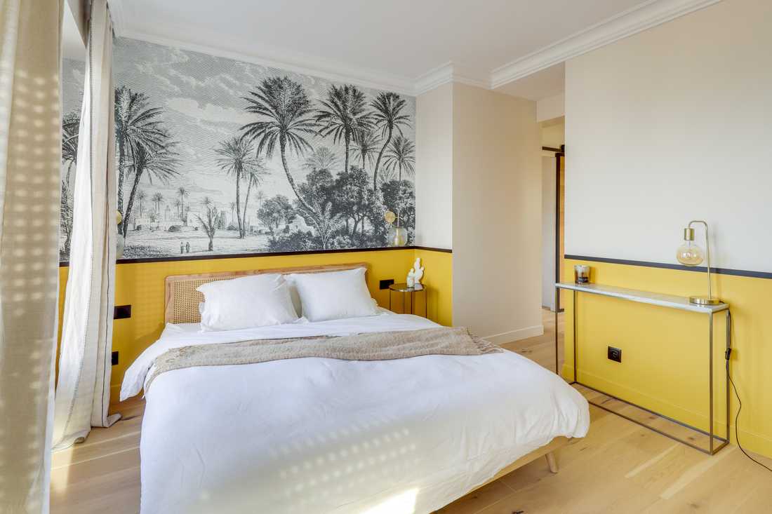 Chambre jaune et blanche