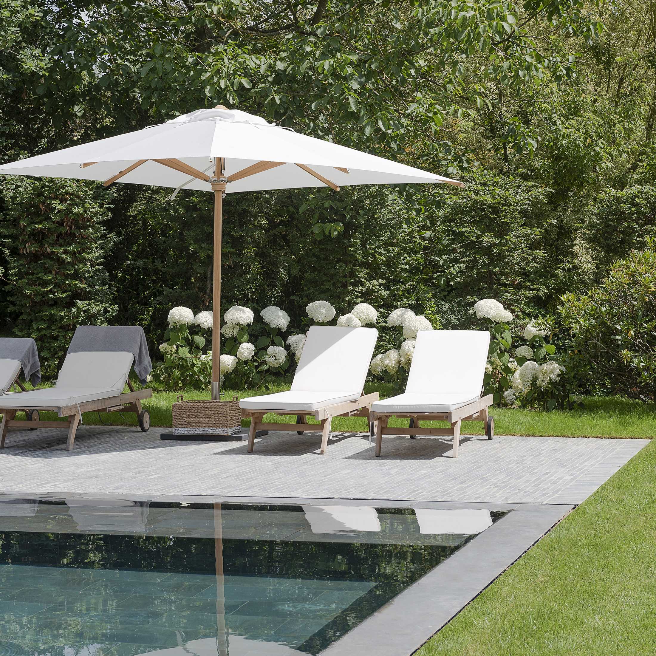 Aménagement d'une pool house et abords de piscine