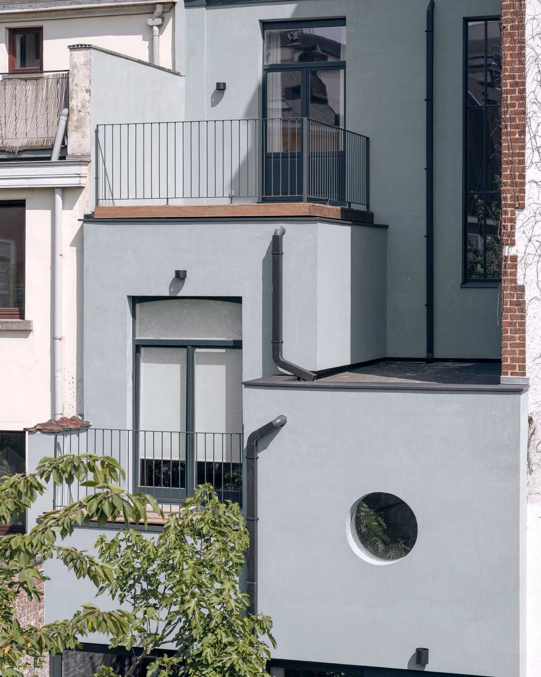 An Architect designed a townhouse extension in Montpellier